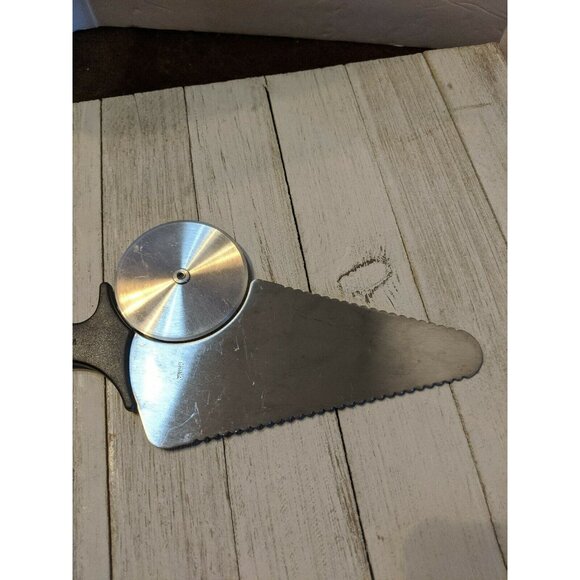 Black NuWave Flipper Pizza Server & Slicer - Picture 5 of 6